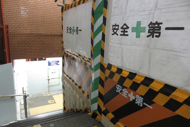 写真: 花隈駅　改札前エレベーター設置_02