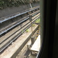 写真: 名谷駅ホーム足台　車内から