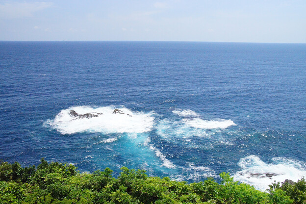 写真: 樫野崎灯台からの眺め