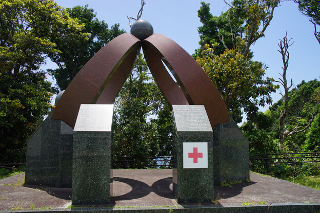 トルコ　日本赤十字救援碑