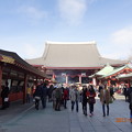 写真: 浅草浅草寺で一月遅い初詣