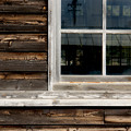 写真: 木造の窓
