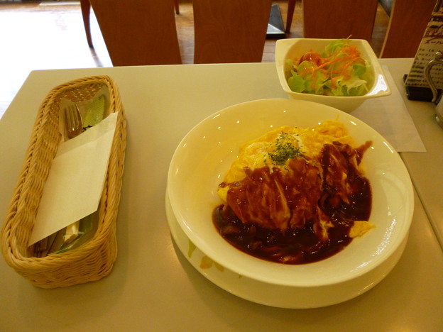 写真: 三河安城駅にて昼食