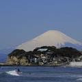 写真: 富士山と海と。。。