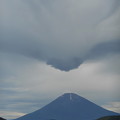富士山の上の面白い雲