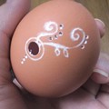 写真: ついに卵にまで手を出しました。