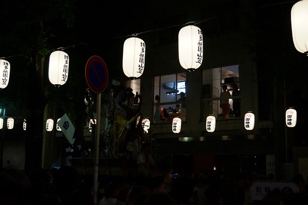 写真: 2013年7月15日 博多祇園山笠 追い山 写真10山笠の提灯