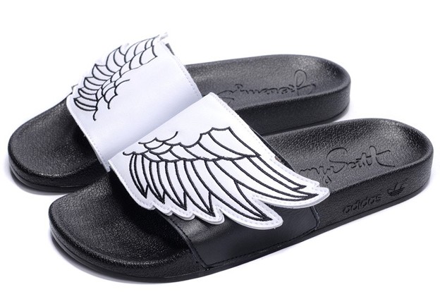 adidas_originals_obyo_jeremy_scott_js_wings_adilette_black-white_g43855