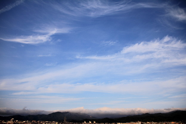 写真: 筋雲とヤマセ雲02-12.07.21