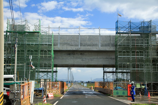 写真: 北海道新幹線高架橋建設中05-12.10.24