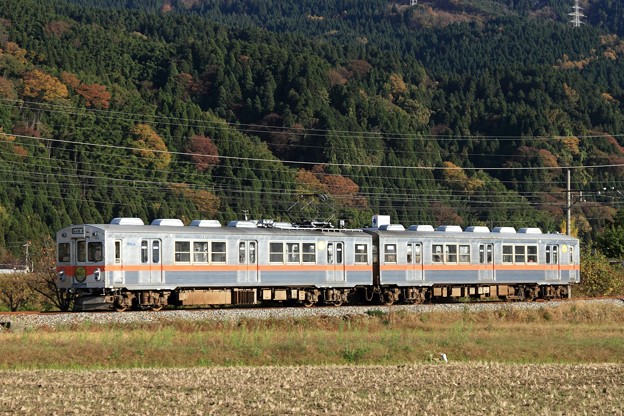 写真: 434レ 北陸鉄道7100系7102F 2両