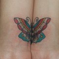 Photos: 両手でひとつの蝶のタトゥー　Symmetry Butterfly Tattoo