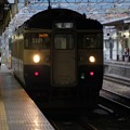 写真: 甲府駅に入線する115系スカ色
