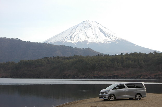 富士山と西湖とヴェルファイア