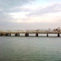 写真: 淀川・新淀川大橋からＪＲ京都線の鉄橋を望む。