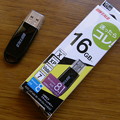 写真: USBメモリー 16G by バッファロー
