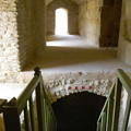 写真: 地下への階段