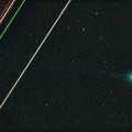 写真: ラブジョイ彗星(C/2014 Q2) と 航空機光跡 - 2015.01.17