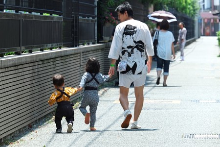 2013.08.04　富士市　甲子祭　おじさんと姫に王子