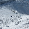 写真: 2013/1/27　八ヶ岳登山　氷の旗が目印だ！