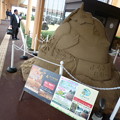 写真: 鳥取空港トリピー砂像