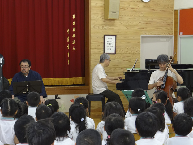 2013/09/09の午前中、岡山の作陽保育園にて数年前に続き、二度目の“セロ弾きのゴーシュ”の上演がありました。