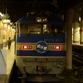 写真: 上野駅15番線で尾久への推進回送を待つEF510-507
