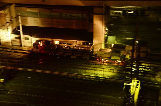写真: 新幹線保線車両出動２