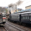 写真: 発車待つSLニセコ号小樽駅4番