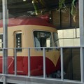写真: 長野電鉄2000系　小布施駅にて