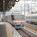 写真: ワイドビューひだ18号　富山１番発車！