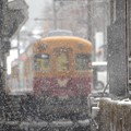 写真: 雪の宇奈月温泉駅