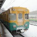 写真: 富山地鉄10030系　雪の宇奈月温泉駅