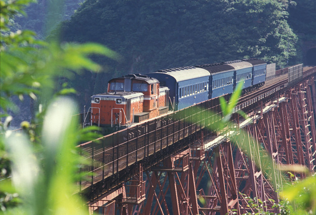 写真: 1986年8月山陰旅014　餘部　旧客普通列車（再スキャン）