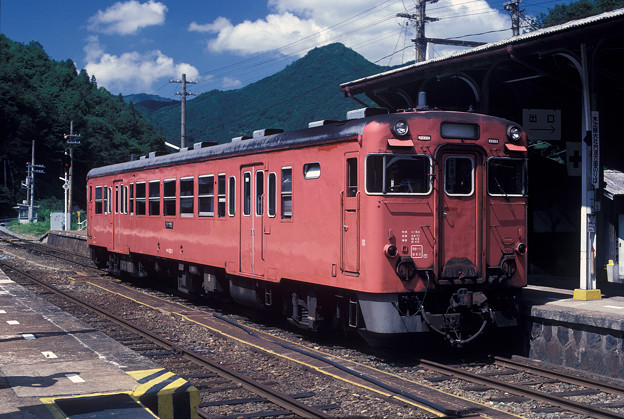 1986年8月山陰旅036　キハ53トップ　備後落合駅（再スキャン）