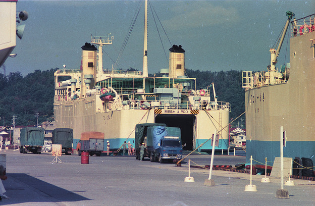 1986年8月山陰旅001ネガ　七類港（多分）