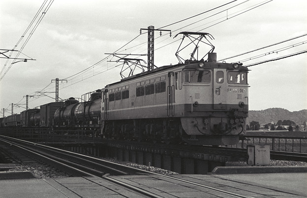 写真: 1986年頃　下り貨物列車　EF65-1000前期型