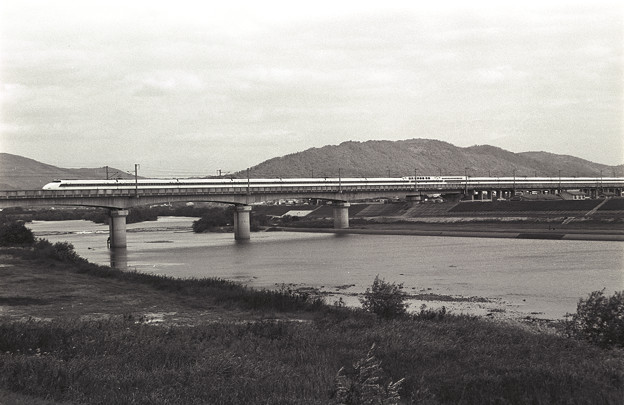 写真: 1986年頃　100系新幹線　当初の100系マーク付