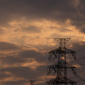 写真: 【ポジ】夕空の雲と鉄塔