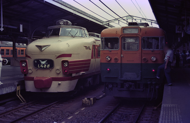 写真: 【ネガ】1985年8月　名古屋駅　485系と165系