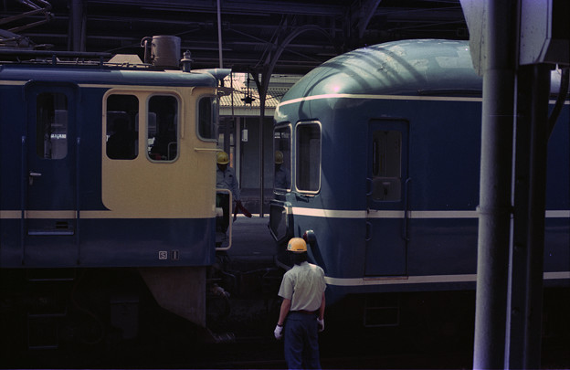【ネガ】EF65PFホリデーパル　1985年　岡山駅　03