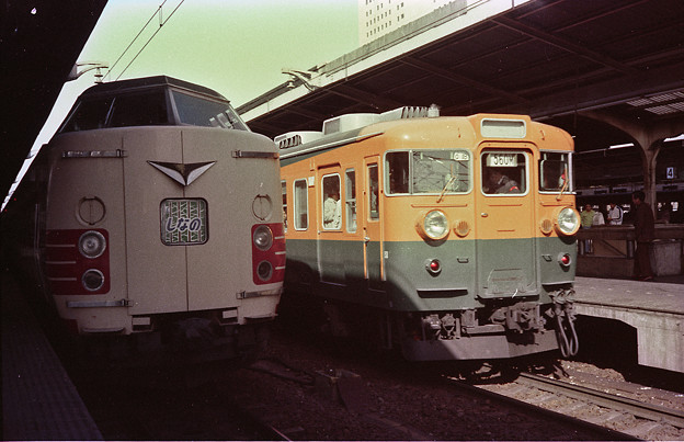 【ネガ】381系と165系　1978年　名古屋駅（再スキャン）