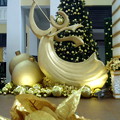 写真: トナカイアートとクリスマスツリー・２