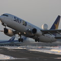 Boeing 737-800 SKY CTS 19L Take off 2013.311