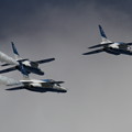 写真: T-4 Blue Impulse Formation