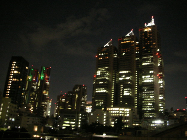 写真: 都庁ライトアップ