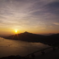 写真: 琴石山の夕陽