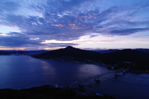 琴石山の夕空