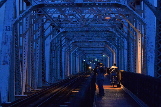 夕暮れの赤川橋梁