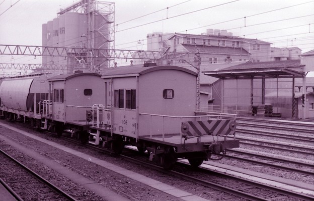 Tobu, freight car - caboose or brake van #Yo 106
